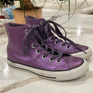 EUC Converse All Star high top in metallic purple